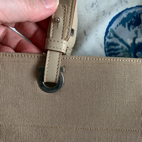 Salvatore Ferragamo Tan Tiered Nylon Grosgrain Shoulder Bag Authentic - Picture 7 of 13